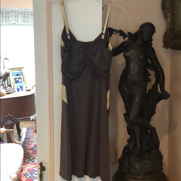 G COUTURE BROWN DRESS WITH GOLD FAUX LEATHER TRIM - Picture 7 of 7